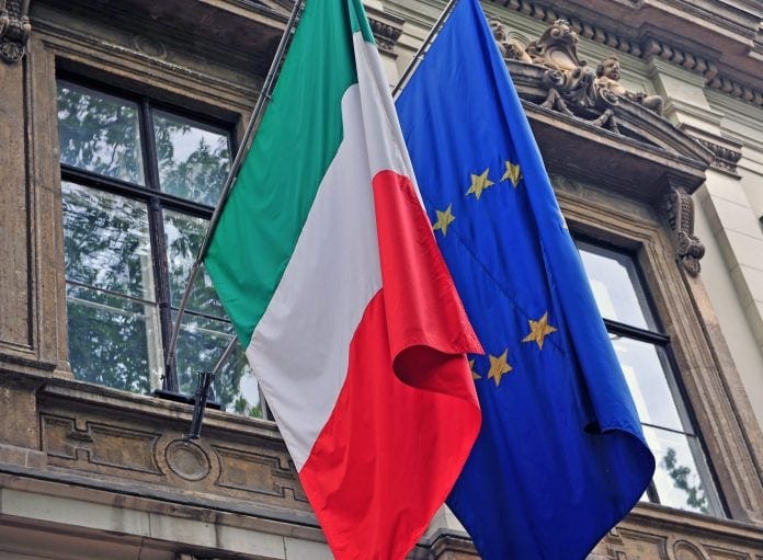 Europska komisia opat zamietla rozpocet Talianska. Britska libra ako na hojdacke